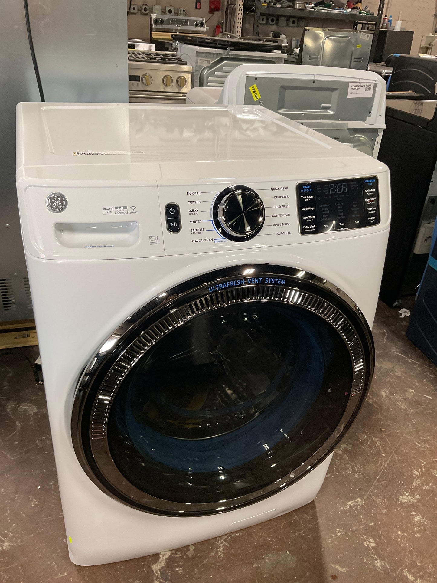 GE GE® ENERGY STAR® 5.0 cu. ft. Capacity Smart Front Load Steam Washer with SmartDispense™ UltraFresh Vent System with OdorBlock™ and Steam