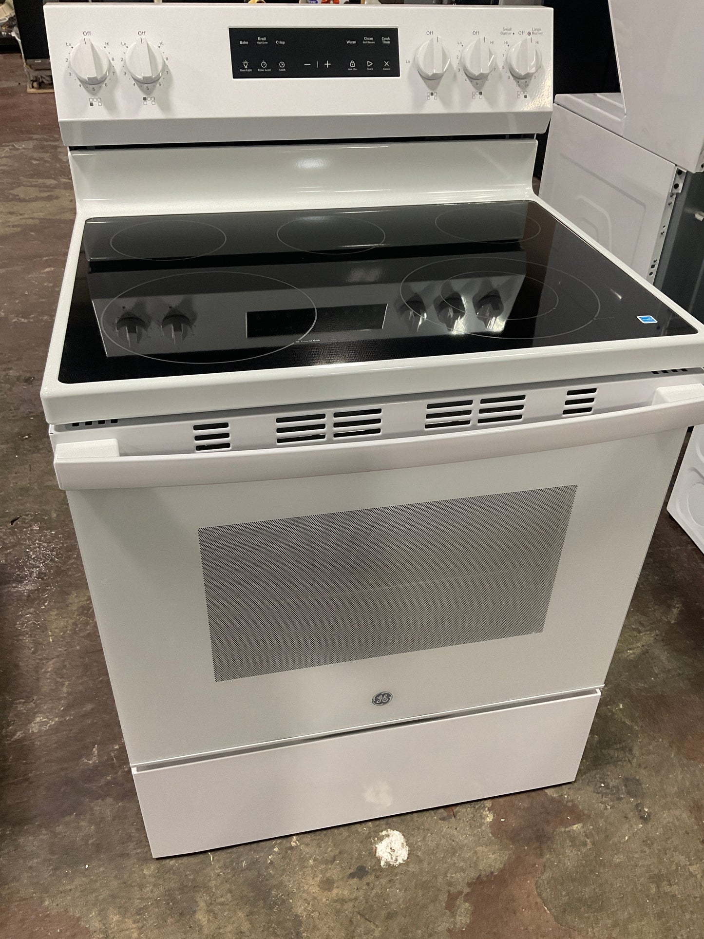 GE® ENERGY STAR® 30" Free-Standing Electric Range with Crisp Mode