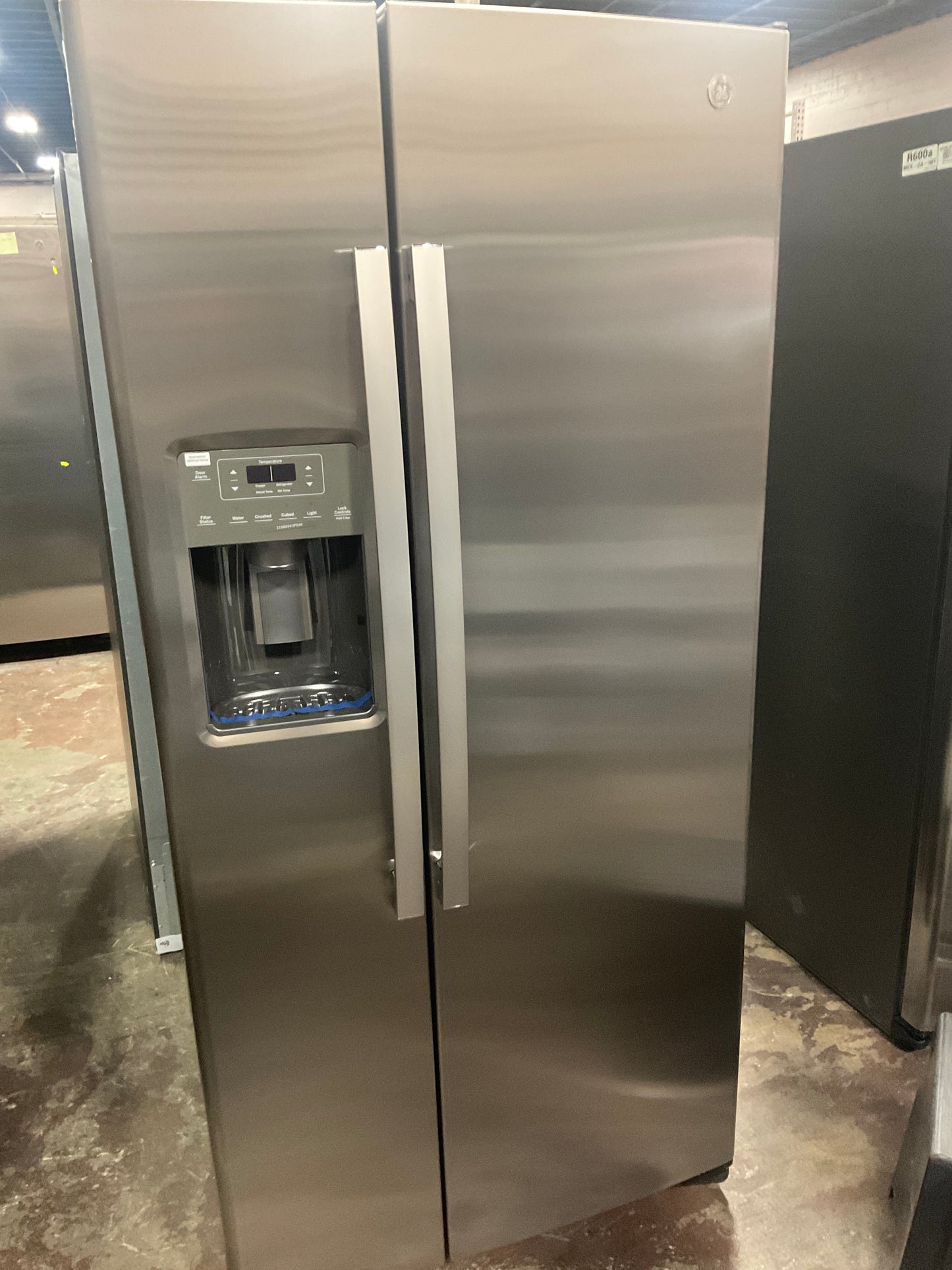 GE 23.0 Cu. Ft. Side-By-Side Refrigerator