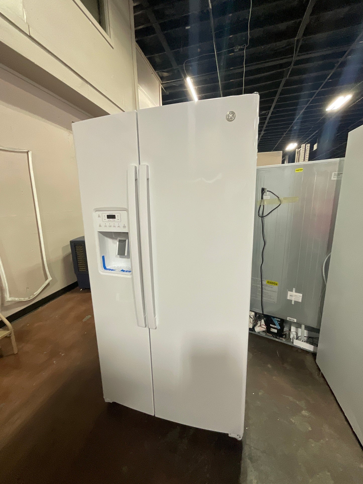 GE® ENERGY STAR® 25.3 Cu. Ft. Side-By-Side Refrigerator