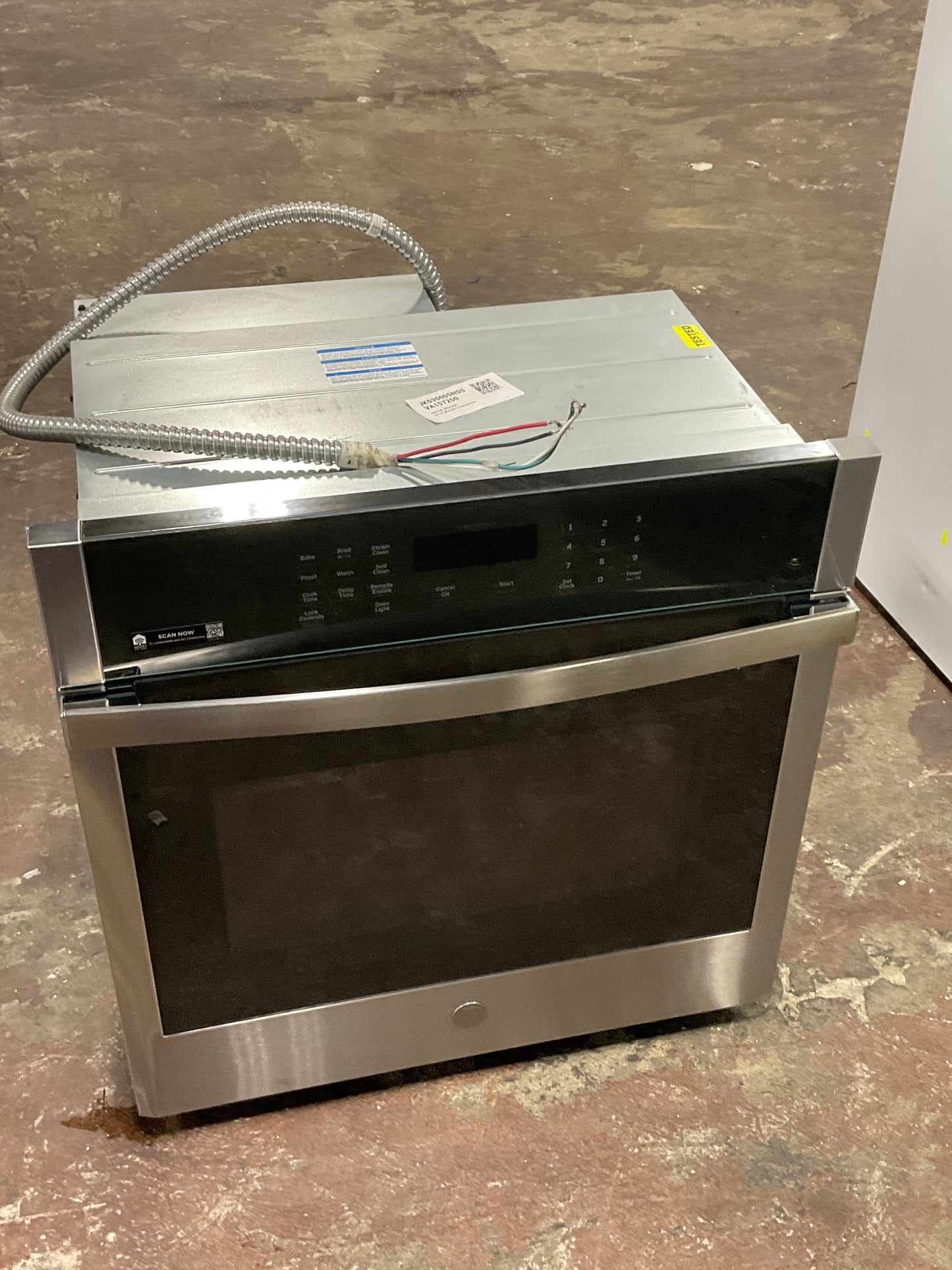 GE® 27" Smart Built-In Single Wall Oven