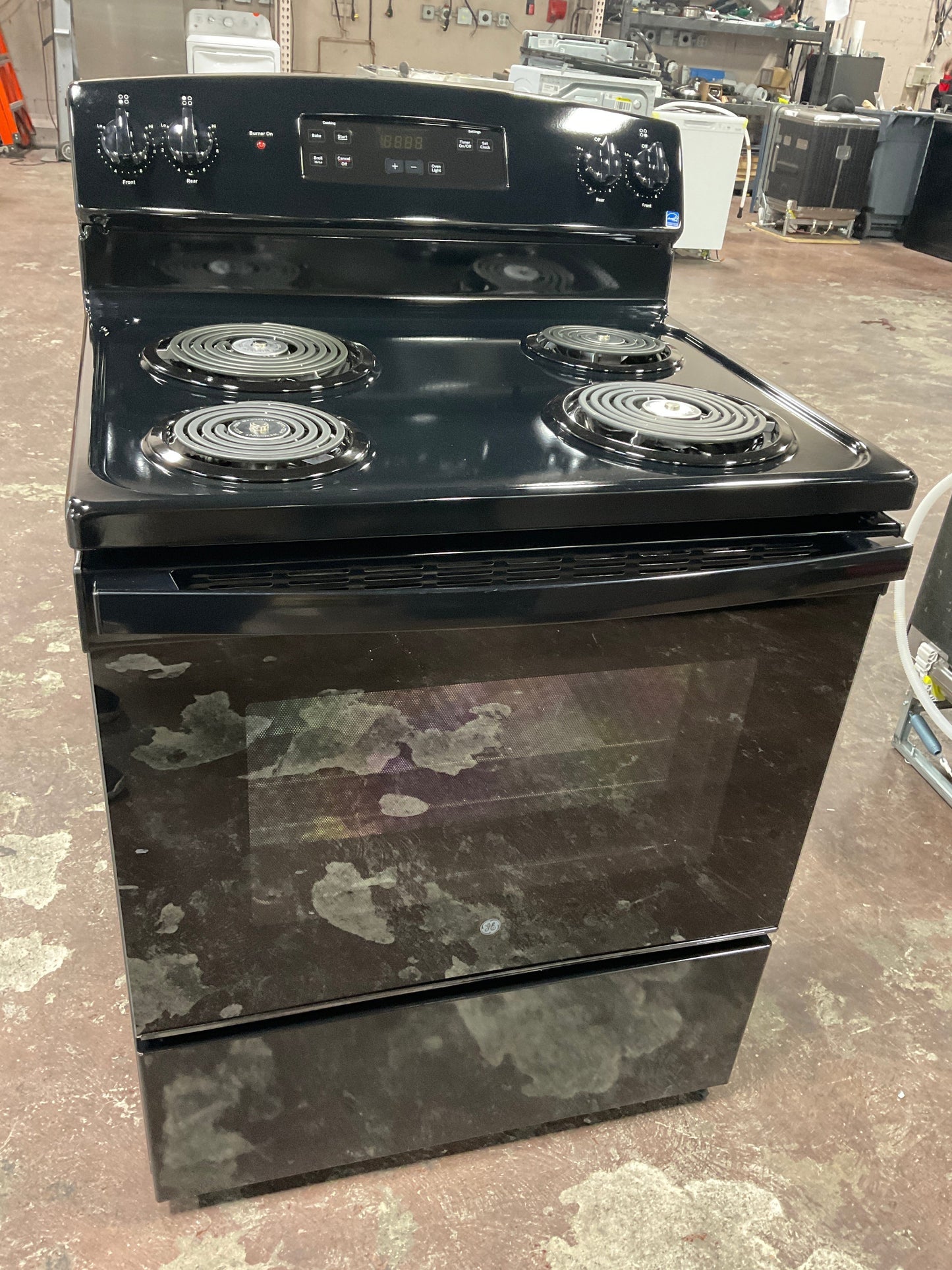 GE® ENERGY STAR® 30" Free-Standing Electric Range