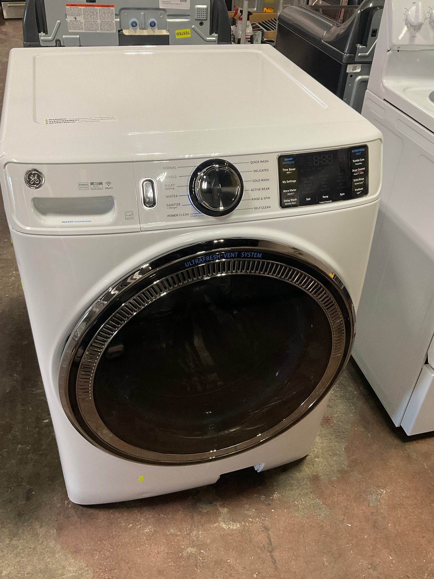GE GE® ENERGY STAR® 5.0 cu. ft. Capacity Smart Front Load Steam Washer with SmartDispense™ UltraFresh Vent System with OdorBlock™ and Steam