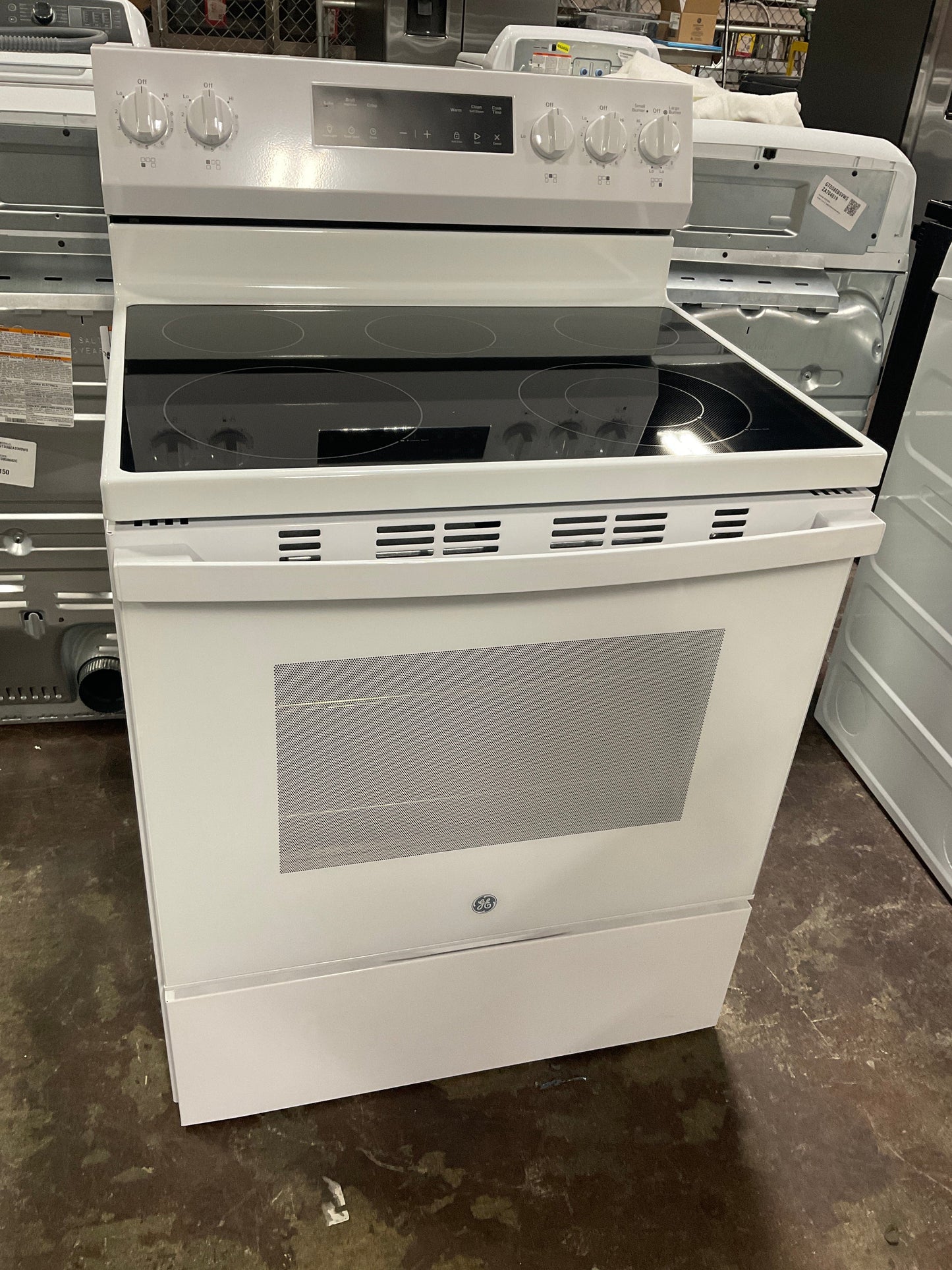 GE® ENERGY STAR® 30" Free-Standing Electric Range with Crisp Mode