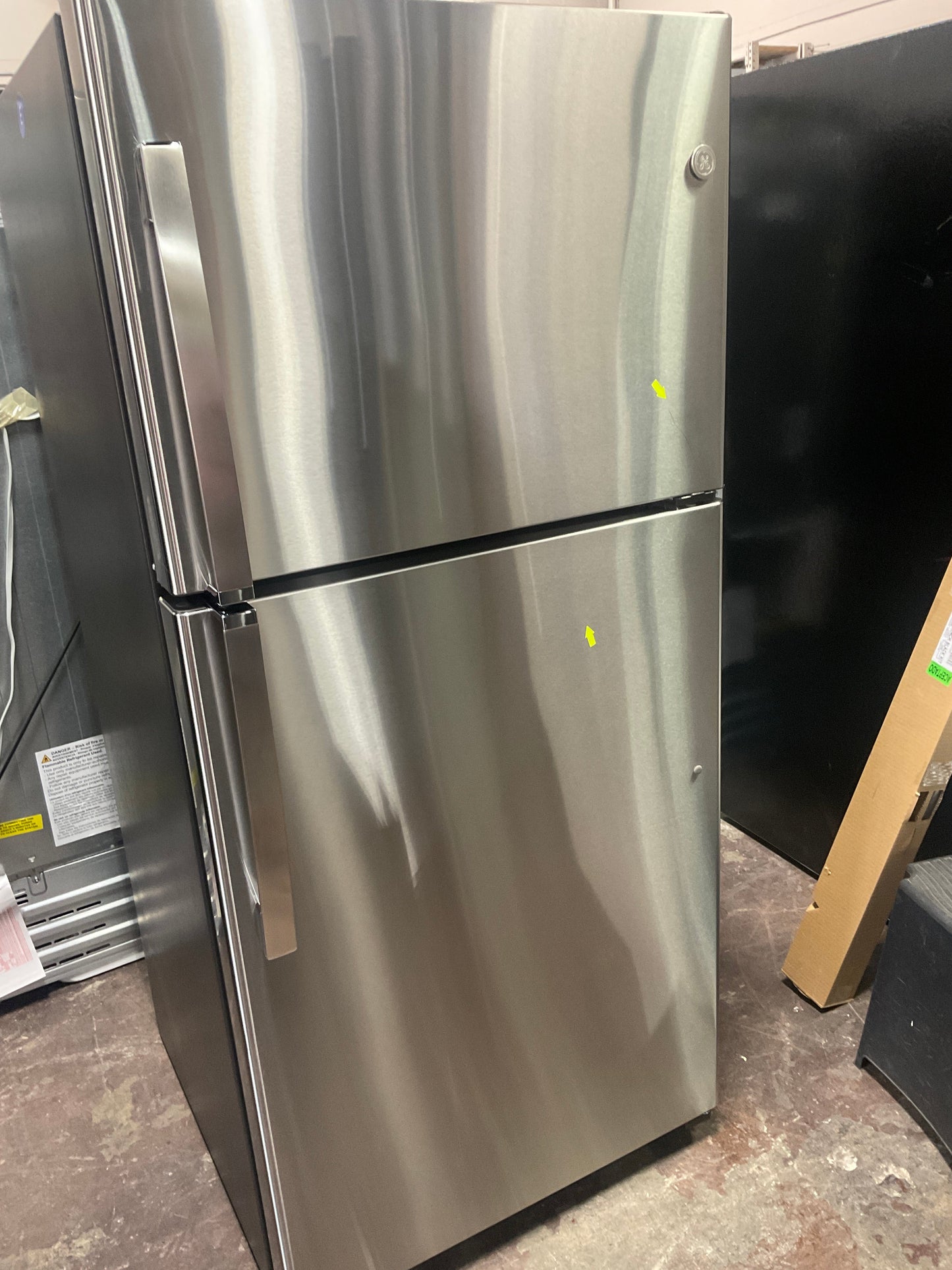 GE GE® ENERGY STAR® 19.2 Cu. Ft. Top-Freezer Refrigerator
