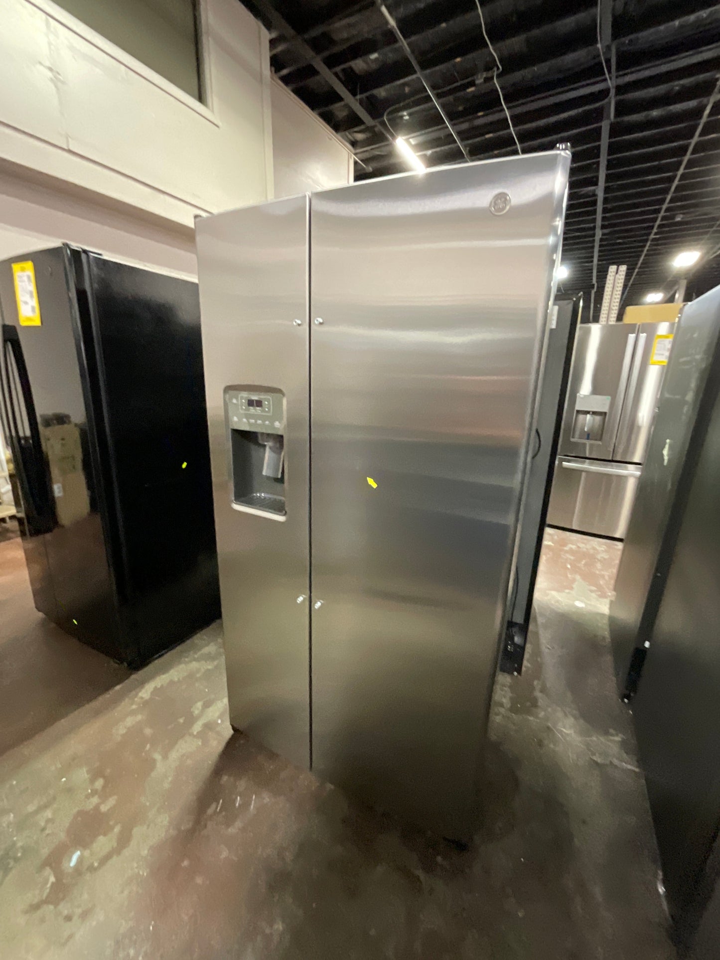 GE® ENERGY STAR® 25.3 Cu. Ft. Side-By-Side Refrigerator