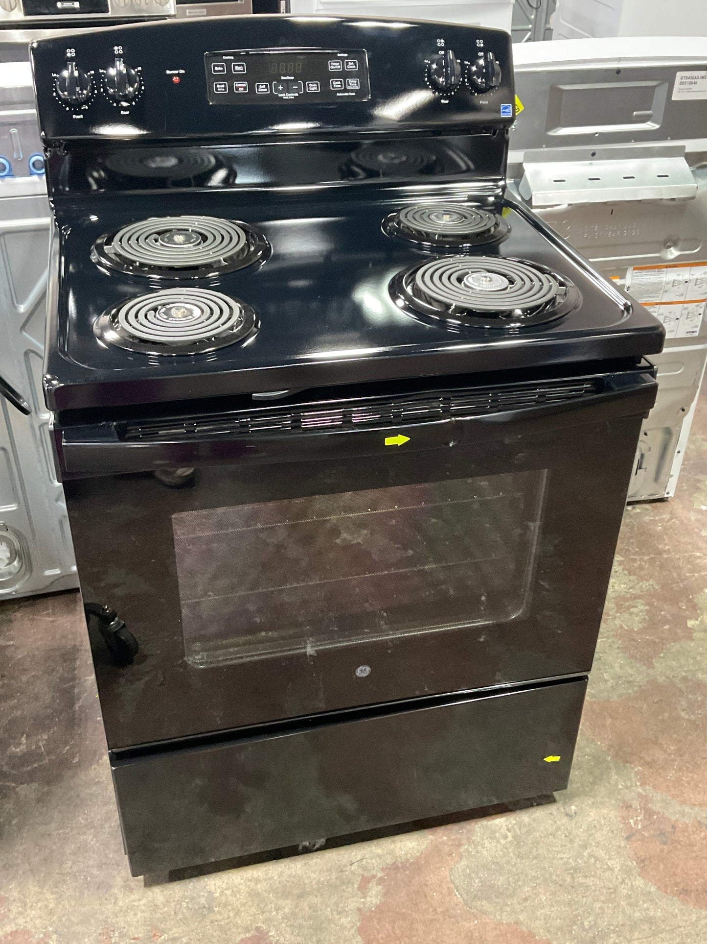 GE GE® ENERGY STAR® 30" Free-Standing Self-Clean Electric Range