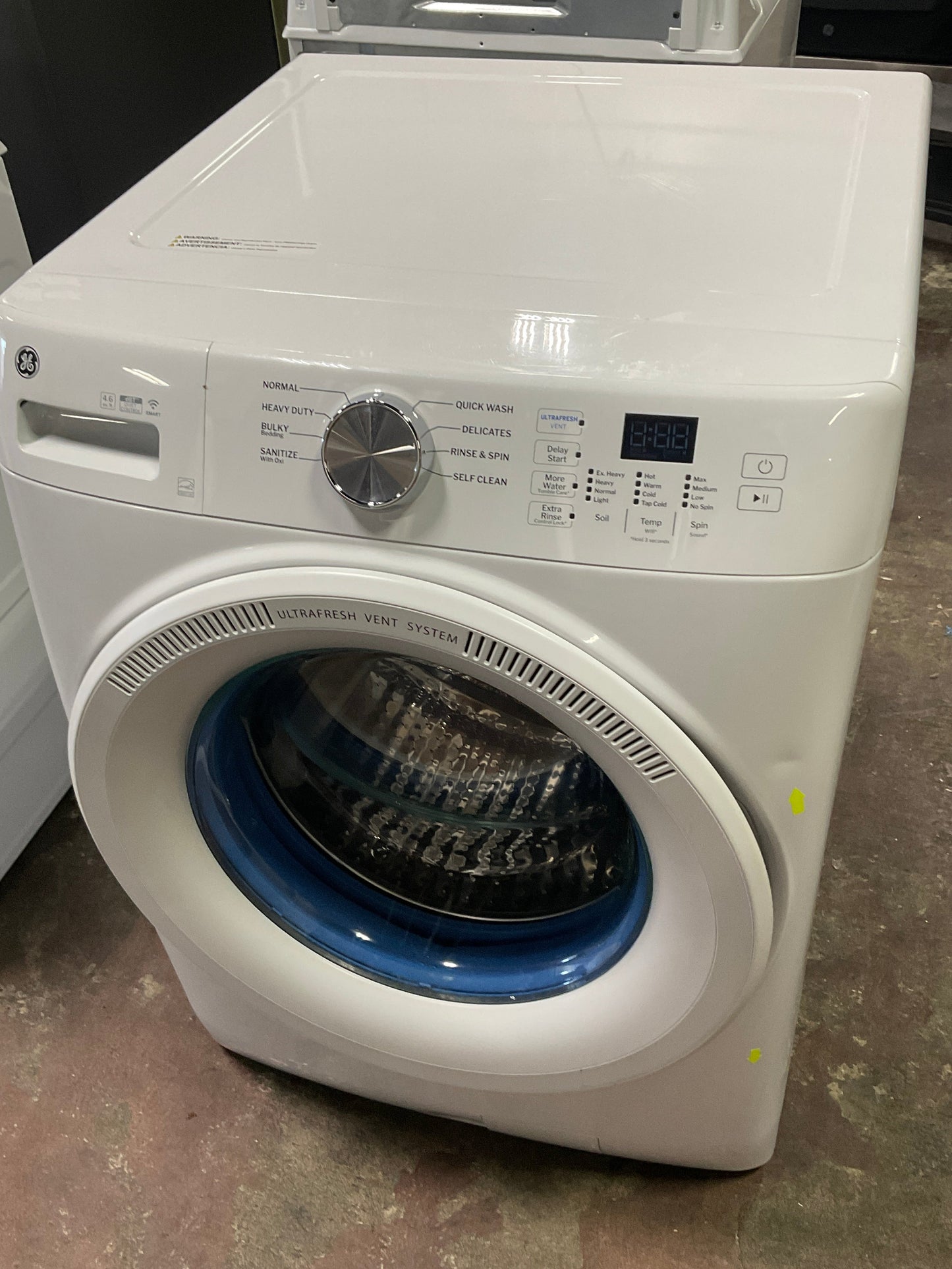 GE GE® ENERGY STAR® 4.6 cu. ft. Capacity Smart Front Load Washer with UltraFresh Vent System with OdorBlock™