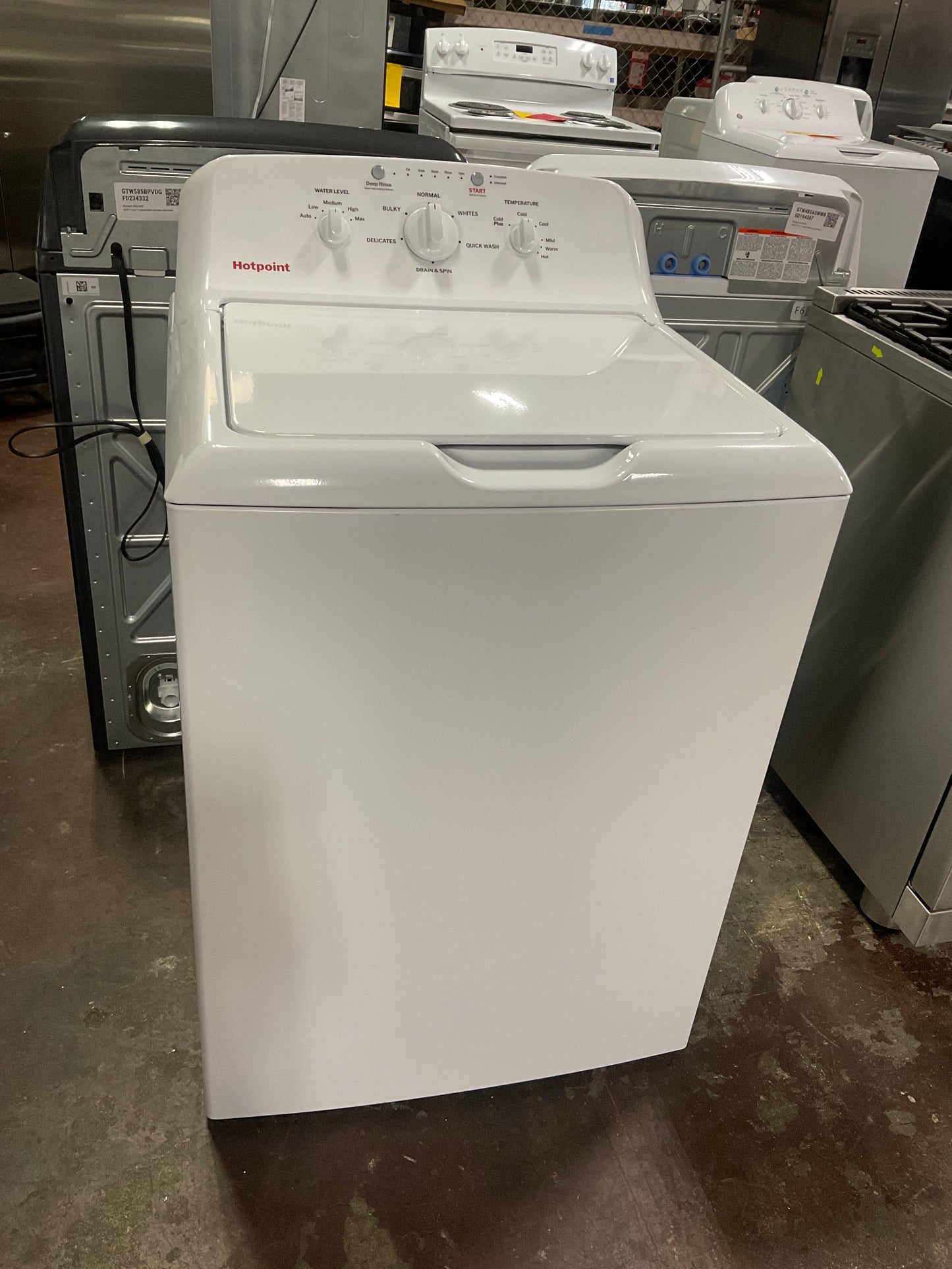 Hotpoint® 4.0 cu. ft. Capacity Washer with Stainless Steel Basket,Cold Plus and Water Level Control