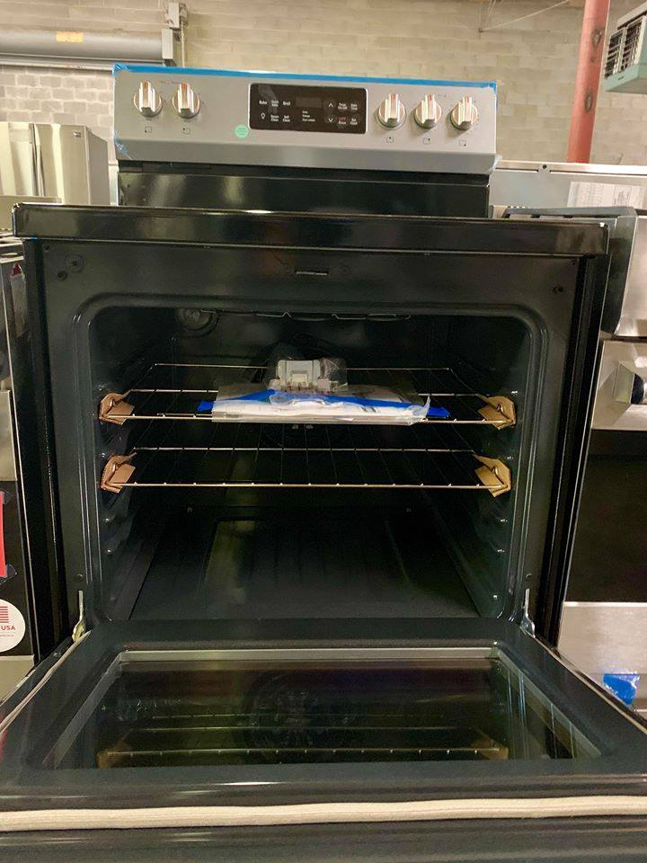 Frigidaire Gallery Electric Stove in stainless steel