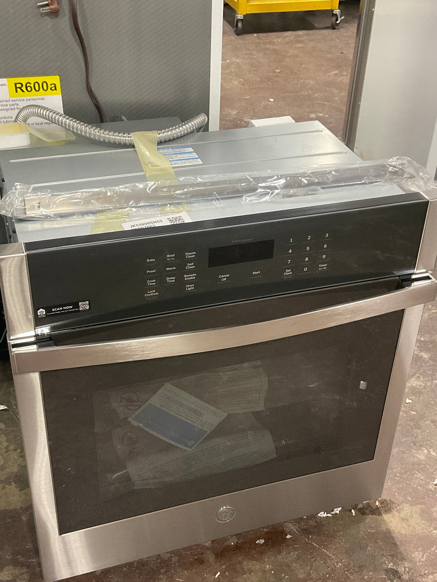 GE® 27" Smart Built-In Single Wall Oven