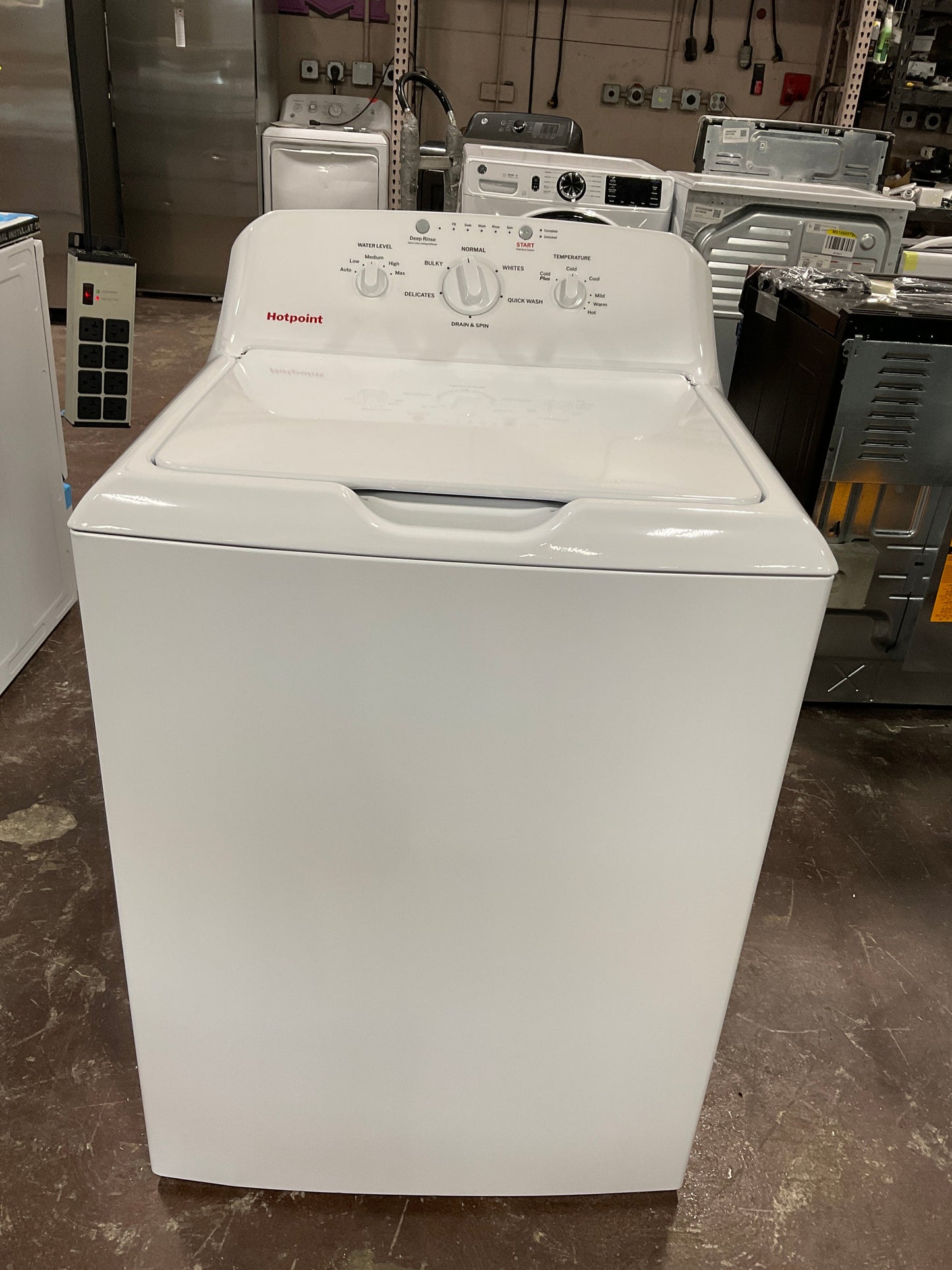 Hotpoint® 4.0 cu. ft. Capacity Washer with Stainless Steel Basket,Cold Plus and Water Level Control