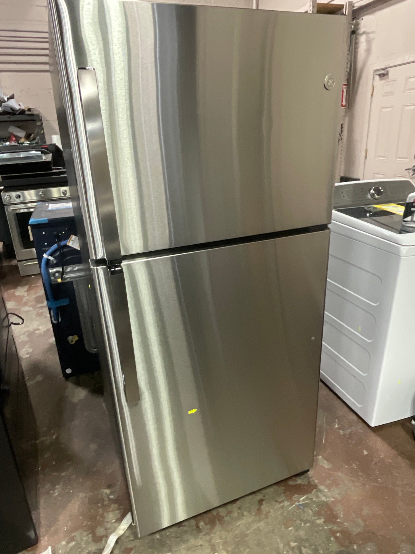 GE GE® ENERGY STAR® 19.2 Cu. Ft. Top-Freezer Refrigerator