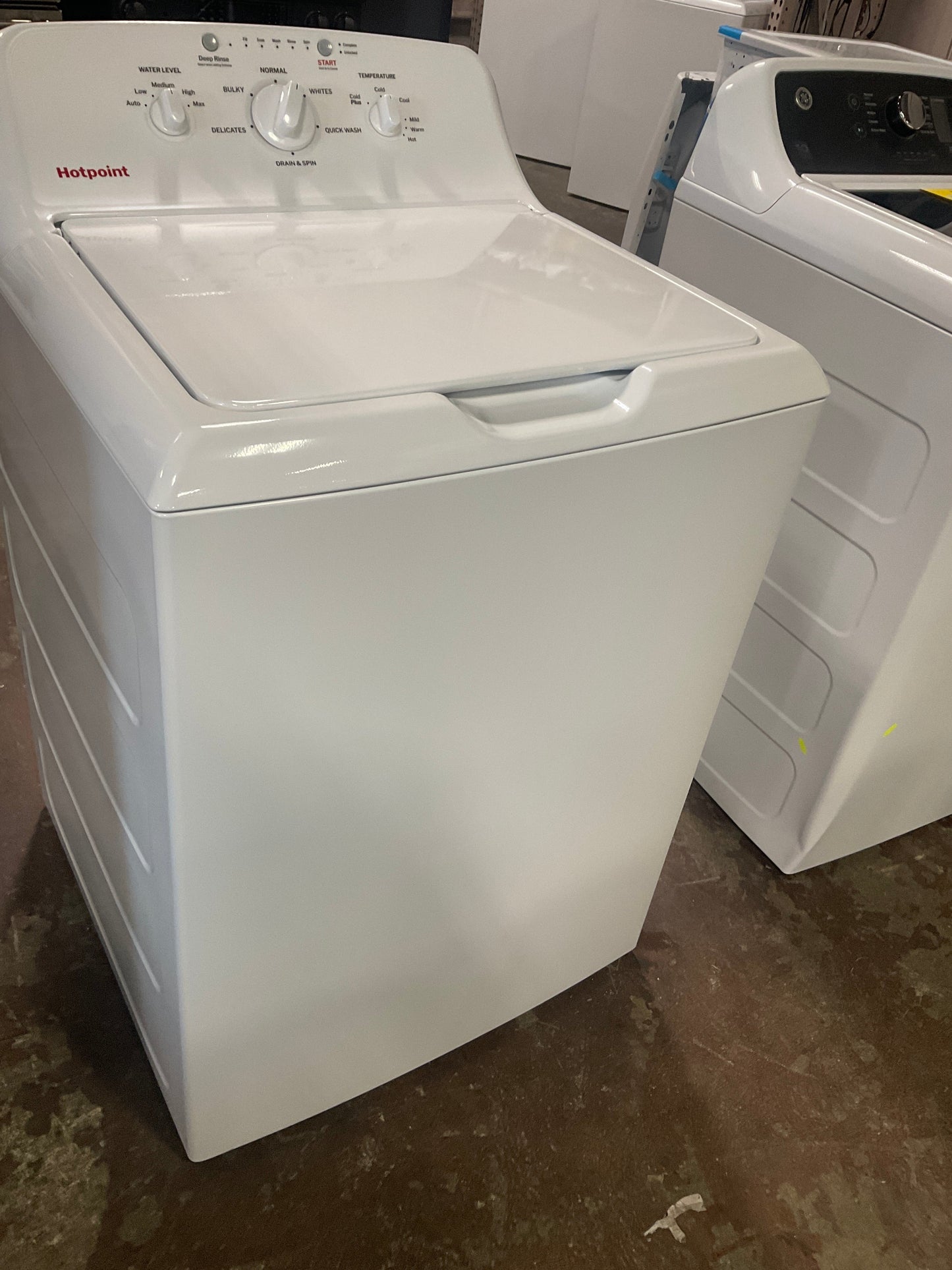 Hotpoint® 4.0 cu. ft. Capacity Washer with Stainless Steel Basket,Cold Plus and Water Level Control