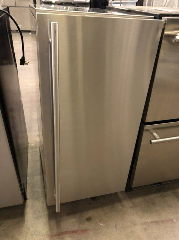 Ge 15" Gourmet Ice Maker
