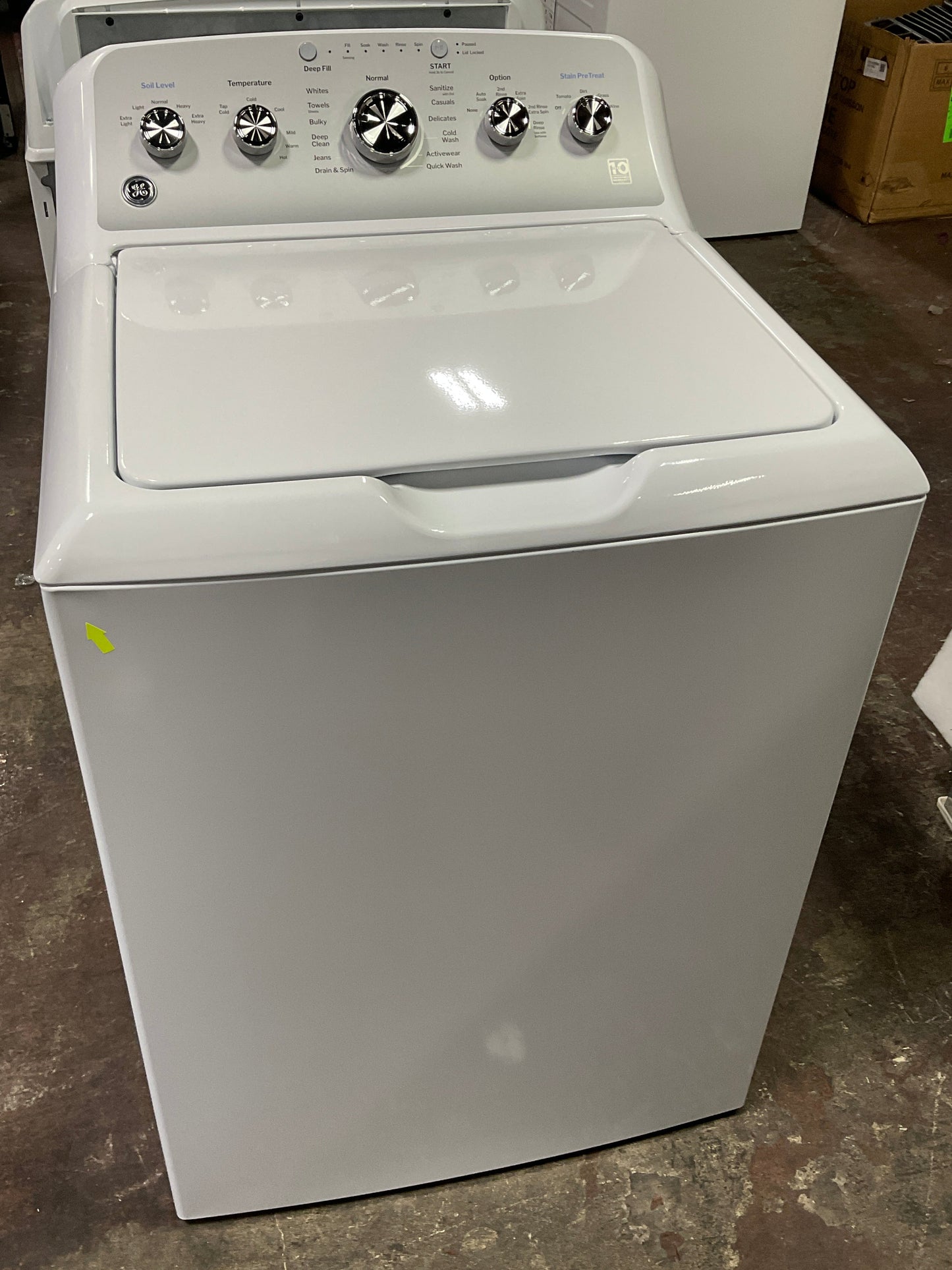 GE GE® ENERGY STAR® 4.6 cu. ft. Capacity Washer with Stainless Steel Basket and Stain PreTreat