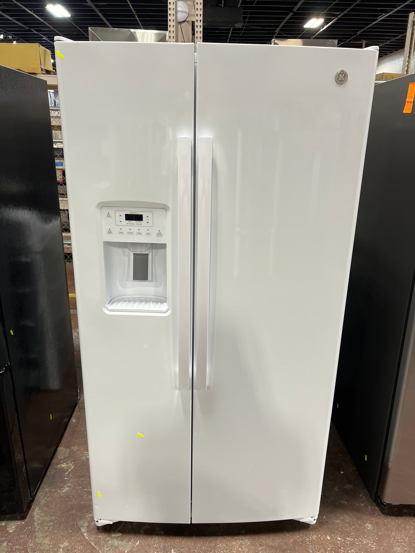 GE® ENERGY STAR® 25.3 Cu. Ft. Side-By-Side Refrigerator