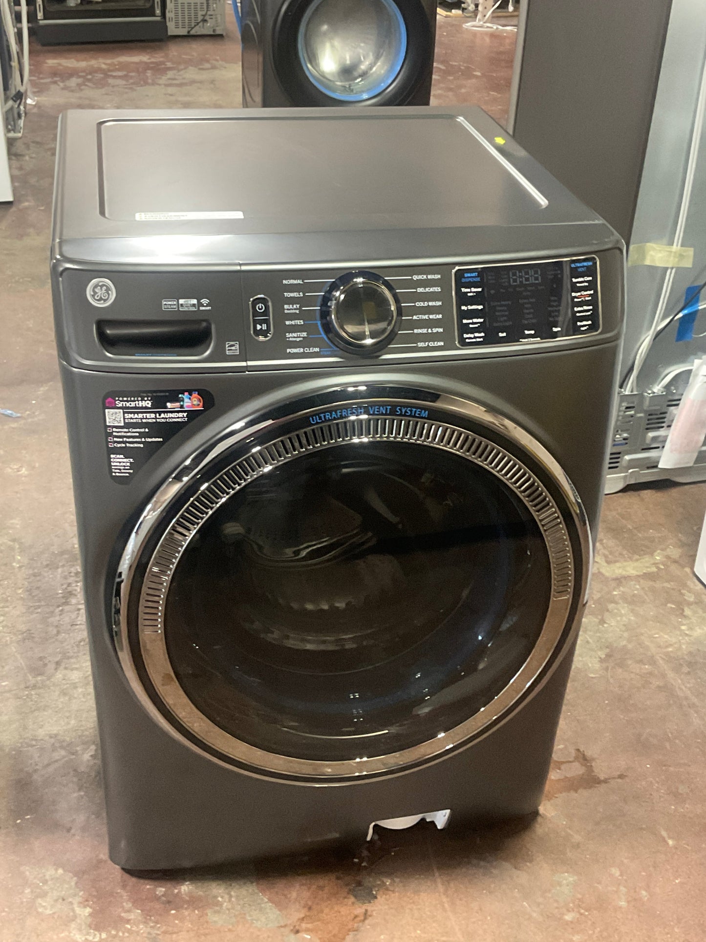 GE® ENERGY STAR® 5.0 cu. ft. Capacity Smart Front Load Steam Washer with SmartDispense™ UltraFresh Vent System with OdorBlock™ and Steam