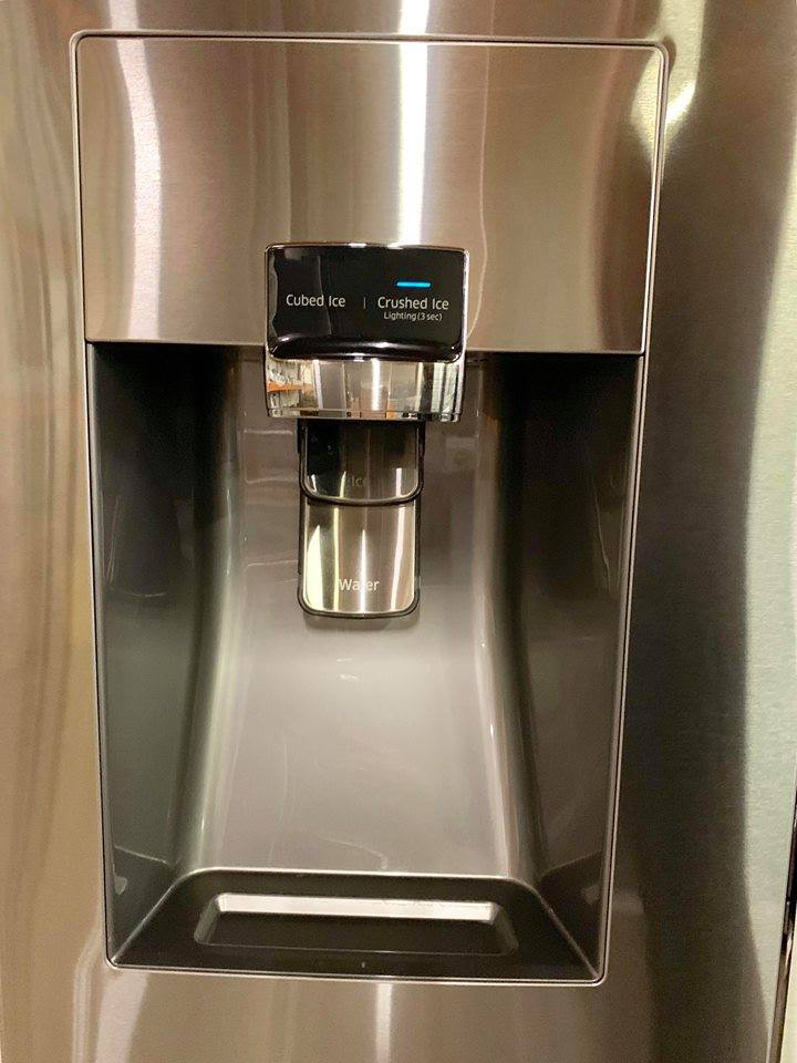 Samsung Counter Depth Family hub 4 flex door refrigerator In stainless steel