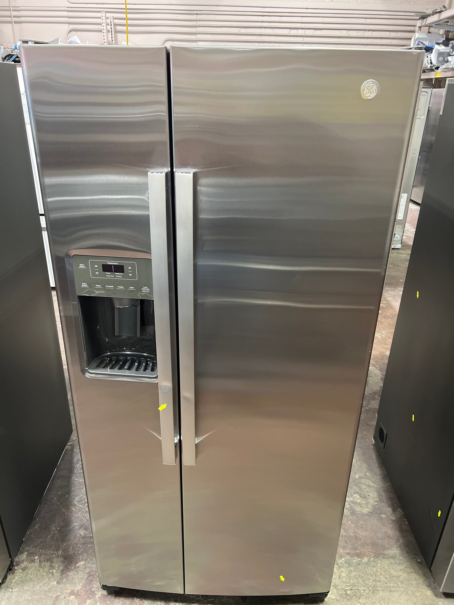 GE 23.0 Cu. Ft. Side-By-Side Refrigerator