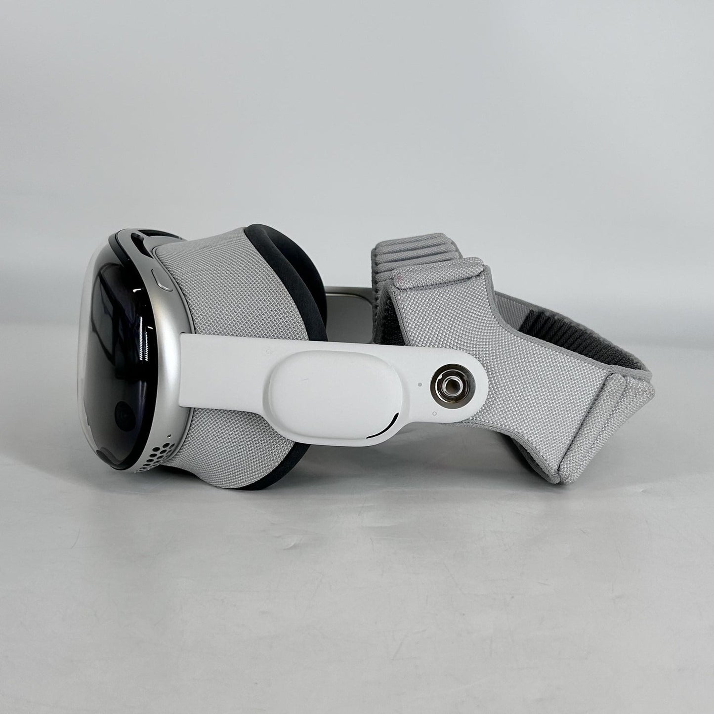 Apple Vision Pro MQL93LL/A 512GB Apple M2 3.49GHz AR/XR/VR Headset