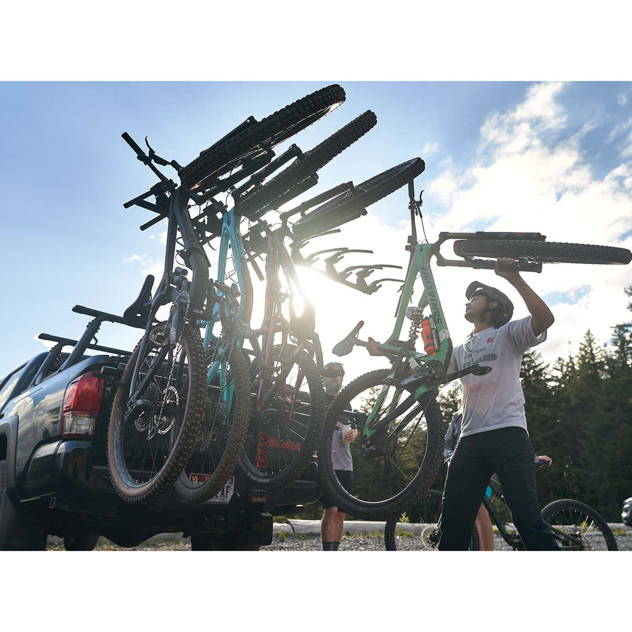 Yakima HangTight 6 Bike Vertical Hitch Rack